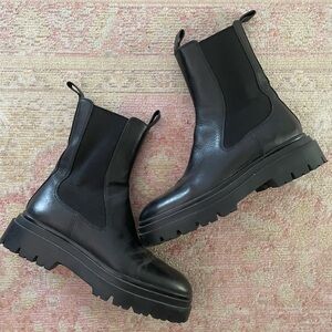 Zara Lug Style Boots 🖤